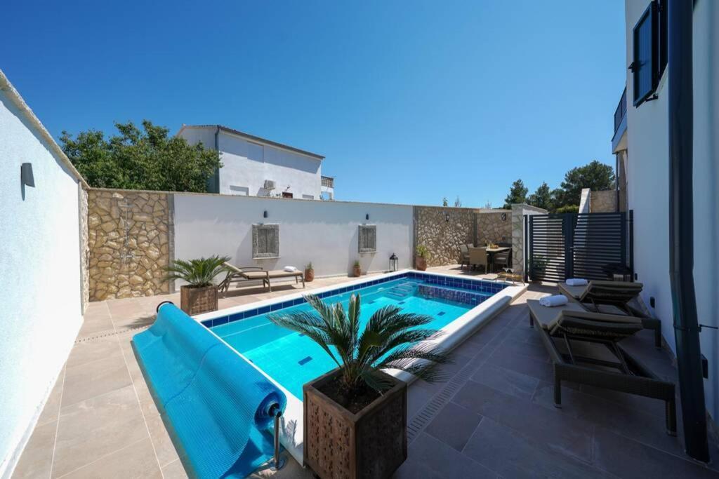 Apartment Vala, 4*, Sea View & Private Heated Pool Pridraga Экстерьер фото