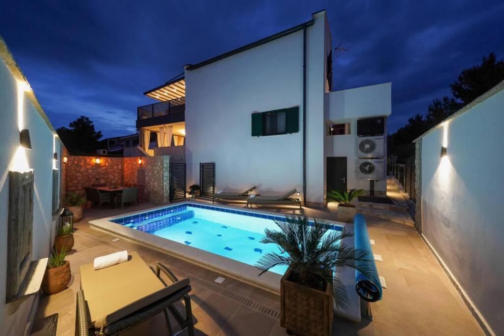 Apartment Vala, 4*, Sea View & Private Heated Pool Pridraga Экстерьер фото