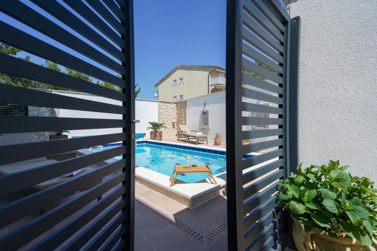 Apartment Vala, 4*, Sea View & Private Heated Pool Pridraga Экстерьер фото